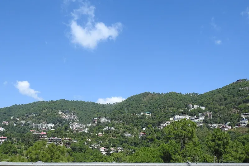 Area photo near Kumarhatti–Nahan Rd, not the project (Kumarhatti town ,Solan district, Himachal Pradesh by Harvinder Chandigarh, CC BY 4.0, via Wikimedia Commons)